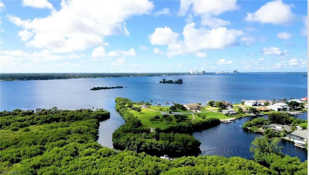 2205 Channel WAY, NORTH FORT MYERS FL 33917-43