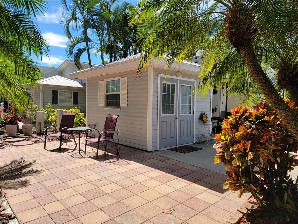5761 Brightwood DR, FORT MYERS FL 33905-5