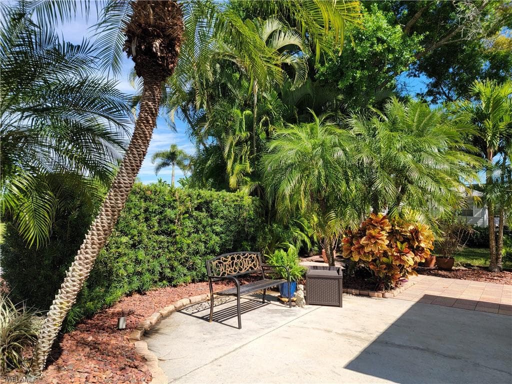 5761 Brightwood DR, FORT MYERS FL 33905-3