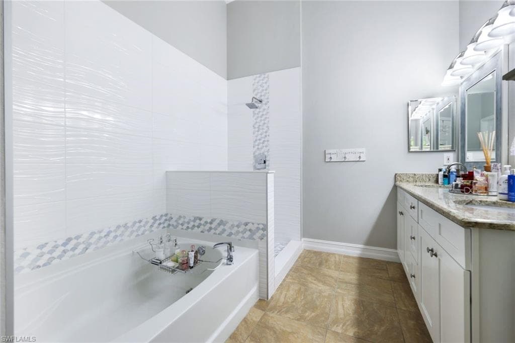 8937 Fawn Ridge DR, FORT MYERS FL 33912-16