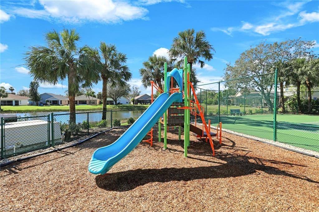 8937 Fawn Ridge DR, FORT MYERS FL 33912-36