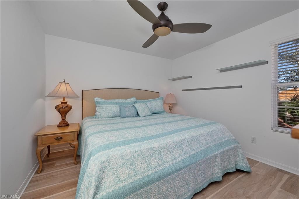 5005 Old Pond DR, NAPLES FL 34104-15