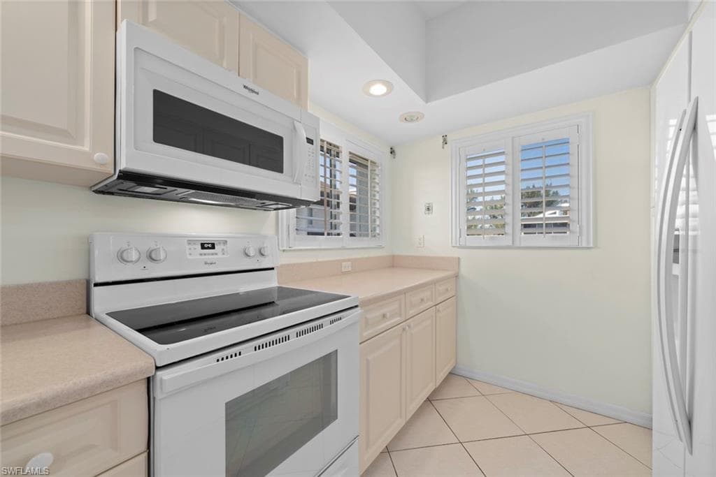 255 Periwinkle WAY # 5B, SANIBEL FL 33957-9