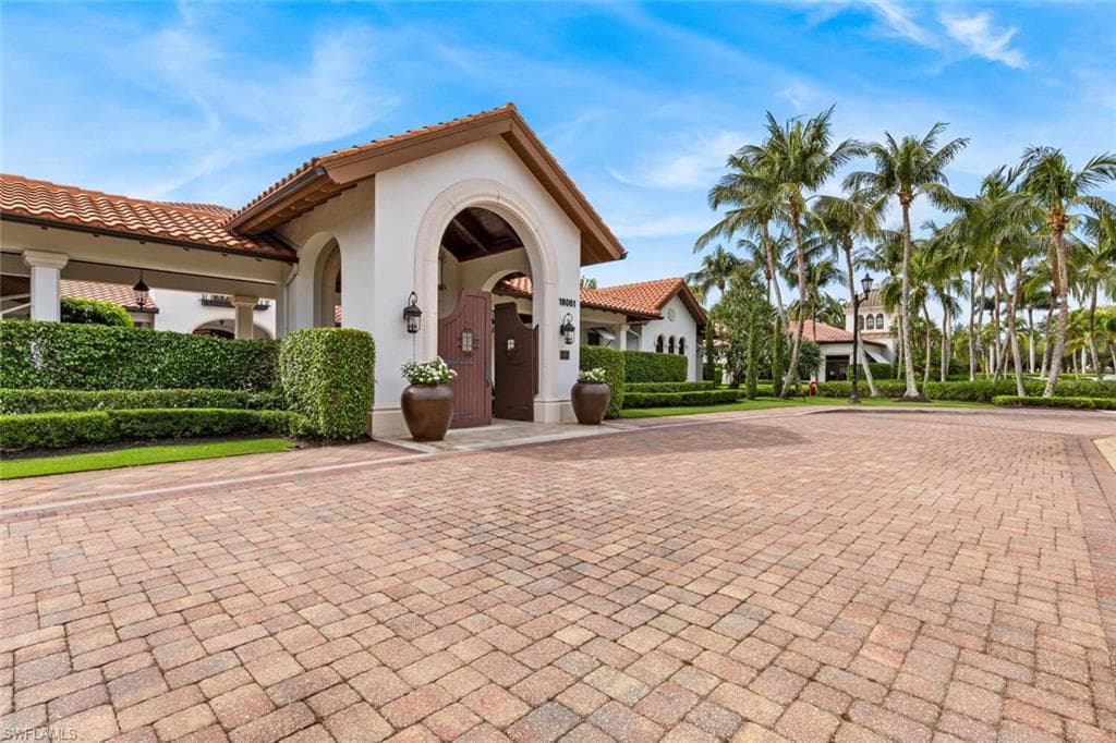 10085 Valiant CT # 201, MIROMAR LAKES FL 33913-27