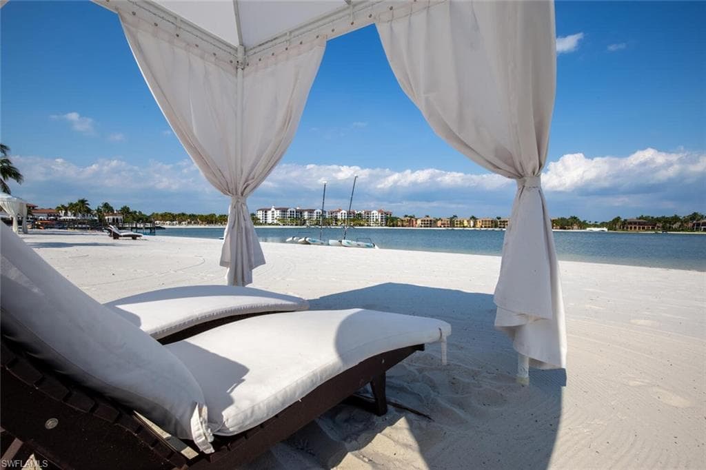 10085 Valiant CT # 201, MIROMAR LAKES FL 33913-33