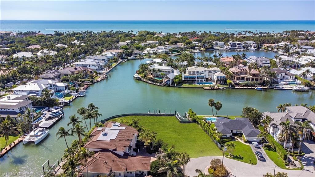 2020 5th ST S, NAPLES FL 34102-1
