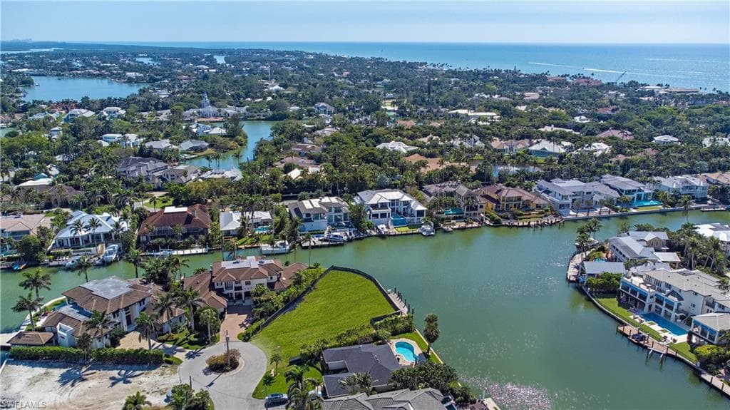 2020 5th ST S, NAPLES FL 34102-4