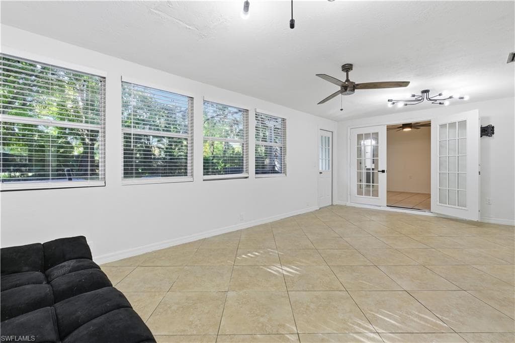 1621 SUNKIST, FORT MYERS FL 33905-24