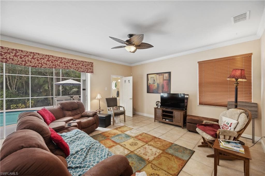 4897 Berkeley DR, NAPLES FL 34112-5