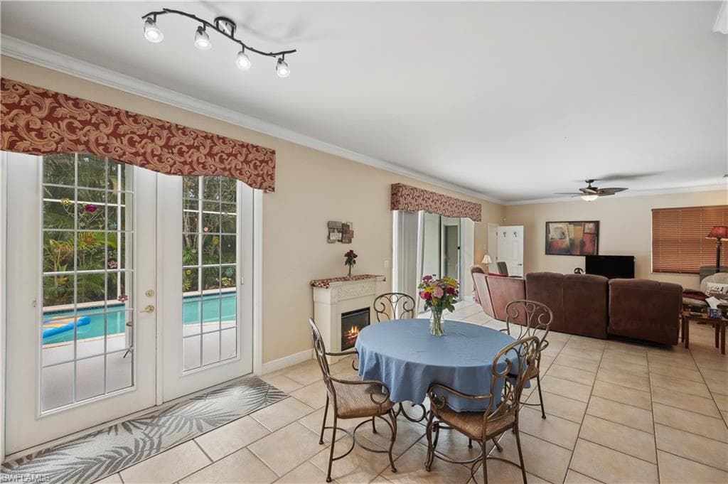 4897 Berkeley DR, NAPLES FL 34112-12