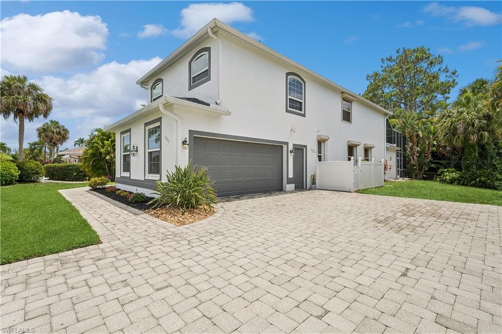 4897 Berkeley DR, NAPLES FL 34112-37
