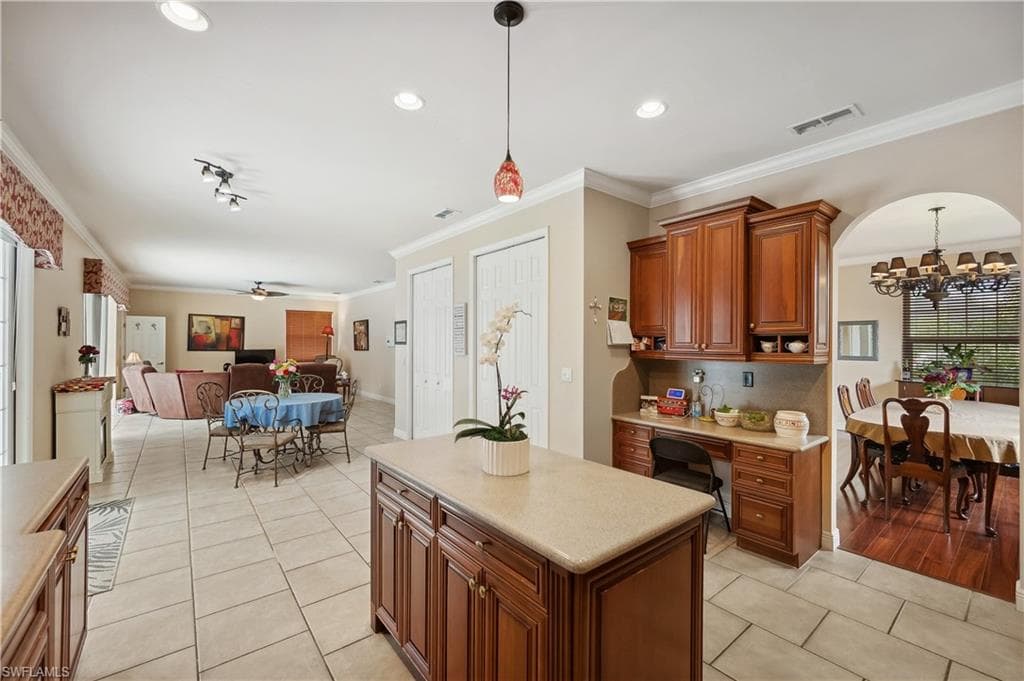 4897 Berkeley DR, NAPLES FL 34112-10