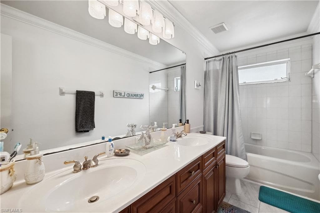 4897 Berkeley DR, NAPLES FL 34112-28