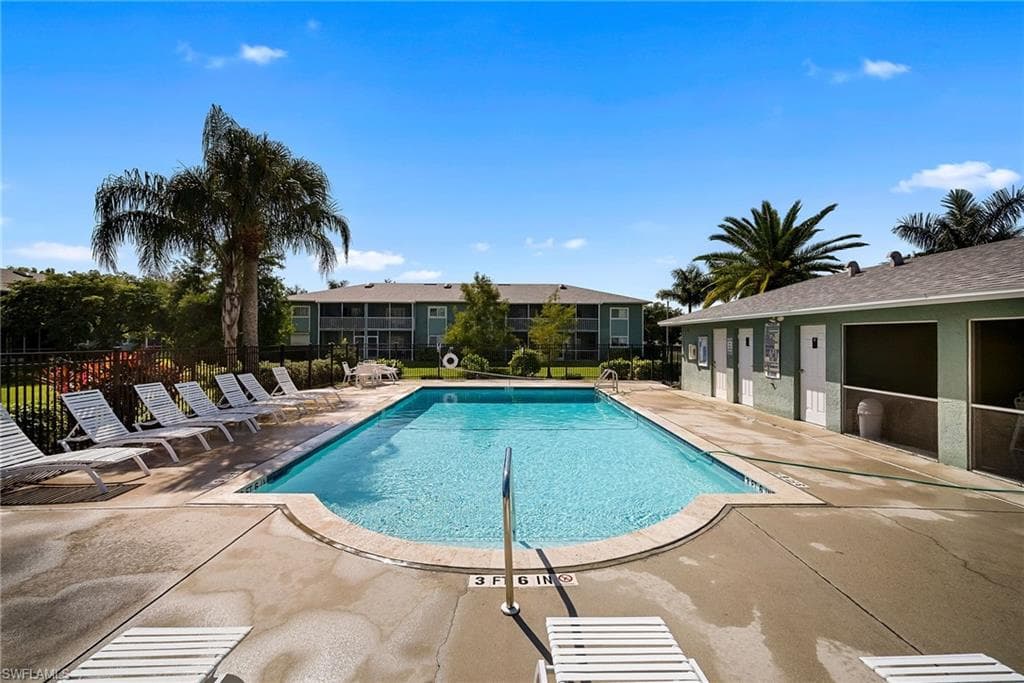 144 Cypress WAY E 707-1