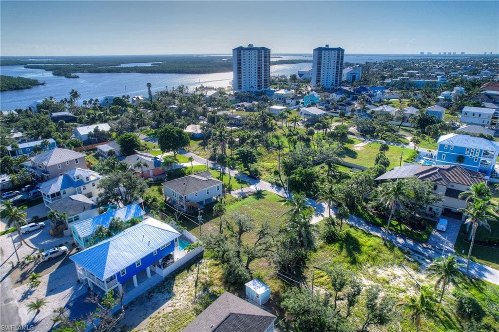 119 Sabal DR, FORT MYERS BEACH FL 33931-45