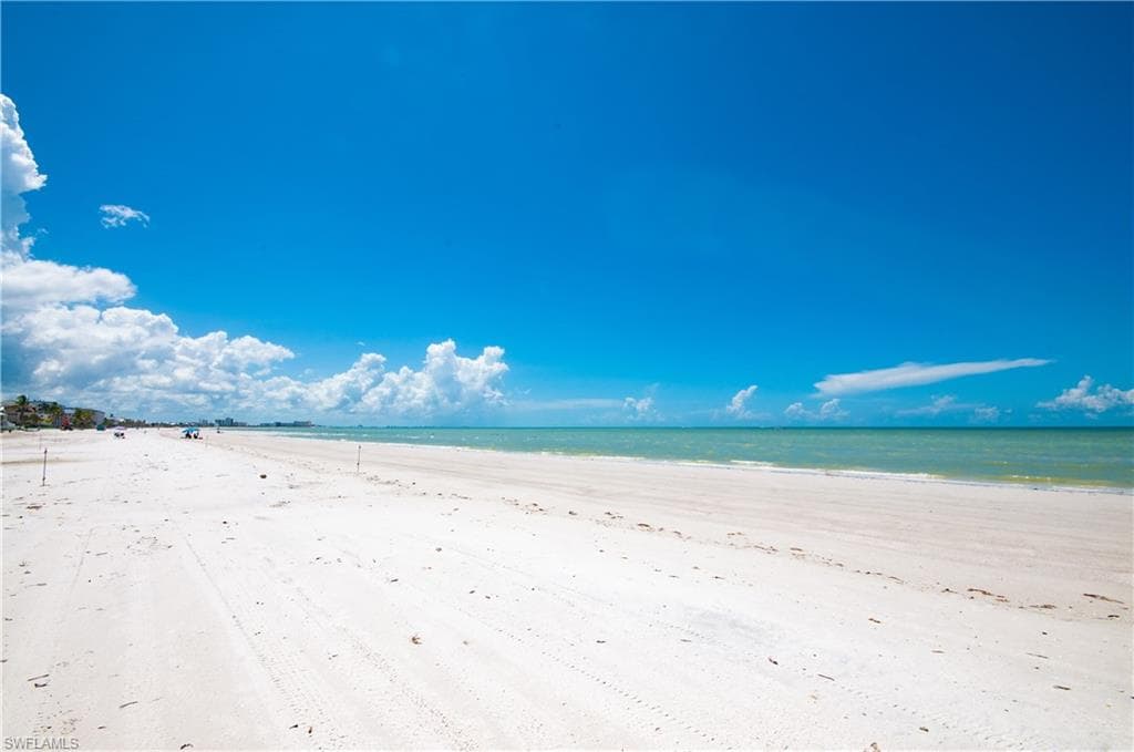 119 Sabal DR, FORT MYERS BEACH FL 33931-25