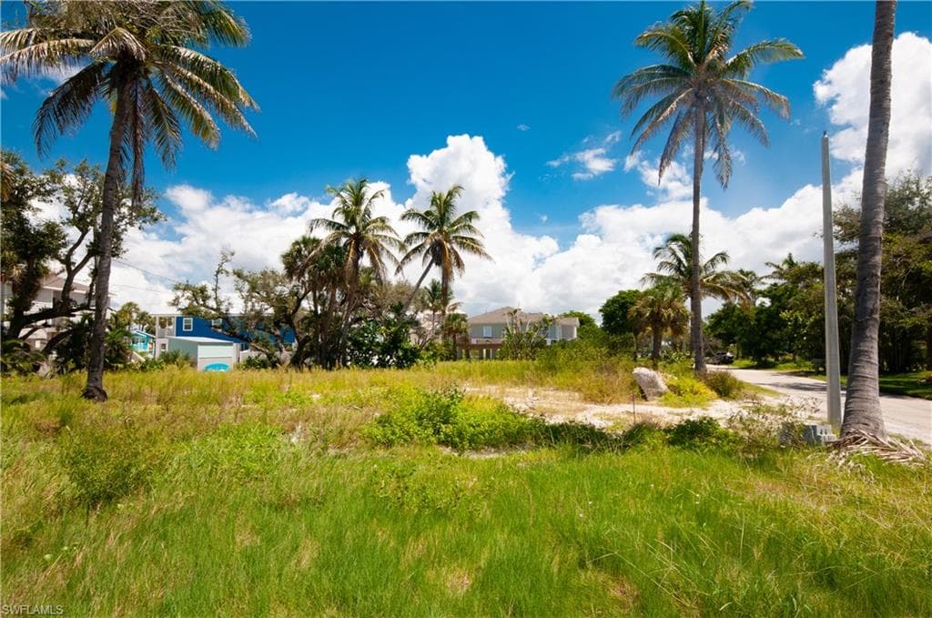 119 Sabal DR, FORT MYERS BEACH FL 33931-21