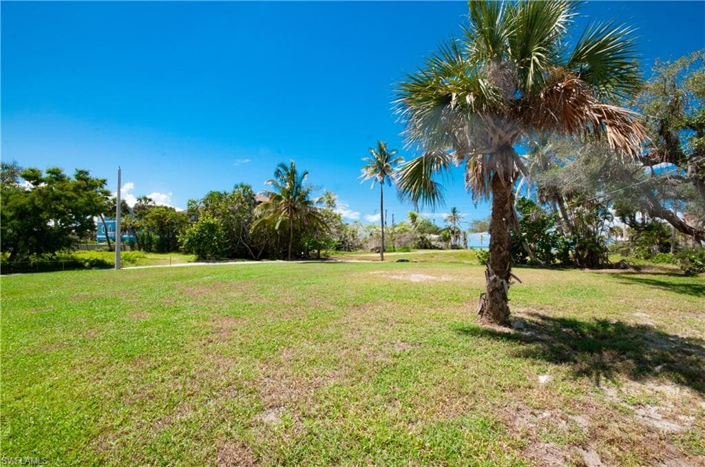 119 Sabal DR, FORT MYERS BEACH FL 33931-2