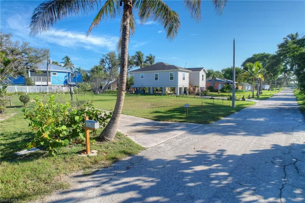 119 Sabal DR, FORT MYERS BEACH FL 33931-36