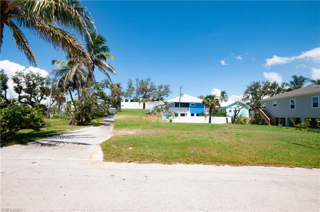 119 Sabal DR, FORT MYERS BEACH FL 33931-10