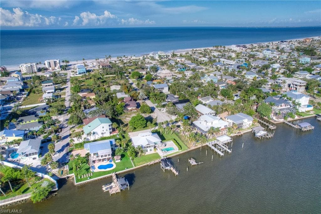 119 Sabal DR, FORT MYERS BEACH FL 33931-39