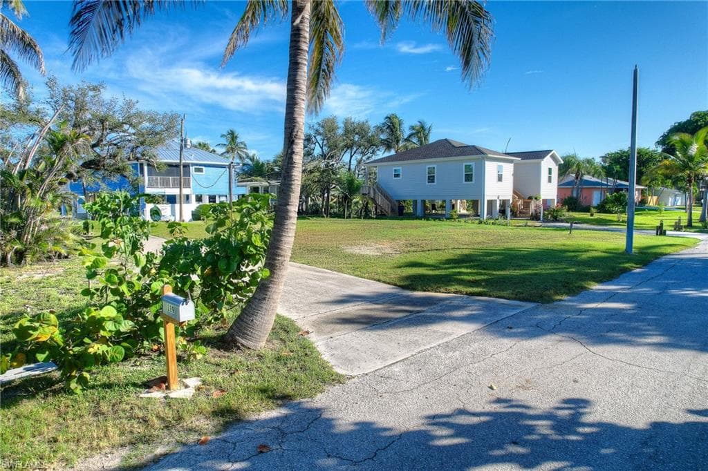 119 Sabal DR, FORT MYERS BEACH FL 33931-38