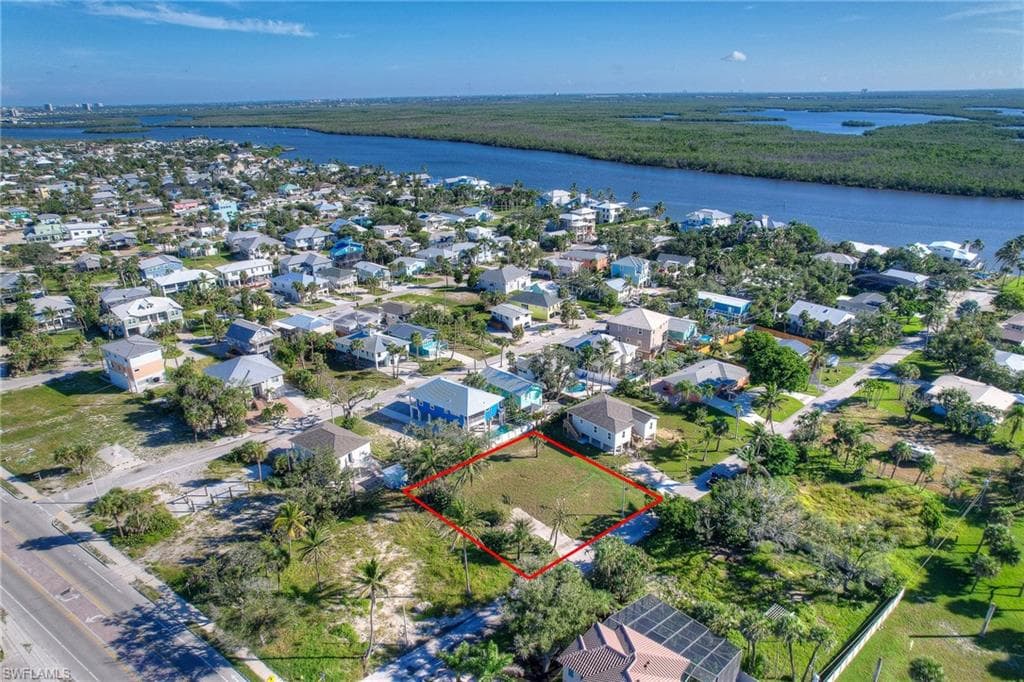 119 Sabal DR, FORT MYERS BEACH FL 33931-7