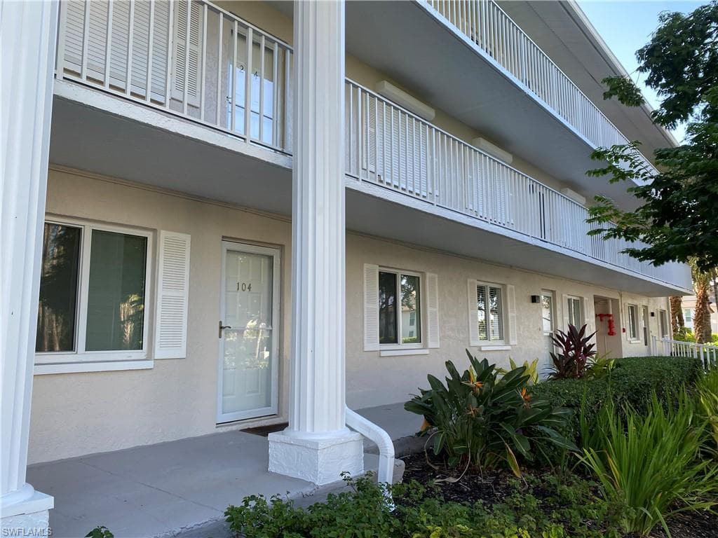 3001 Sandpiper Bay CIR # B202, NAPLES FL 34112-4