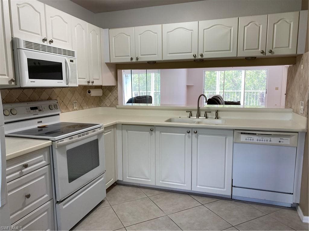 3001 Sandpiper Bay CIR # B202, NAPLES FL 34112-10