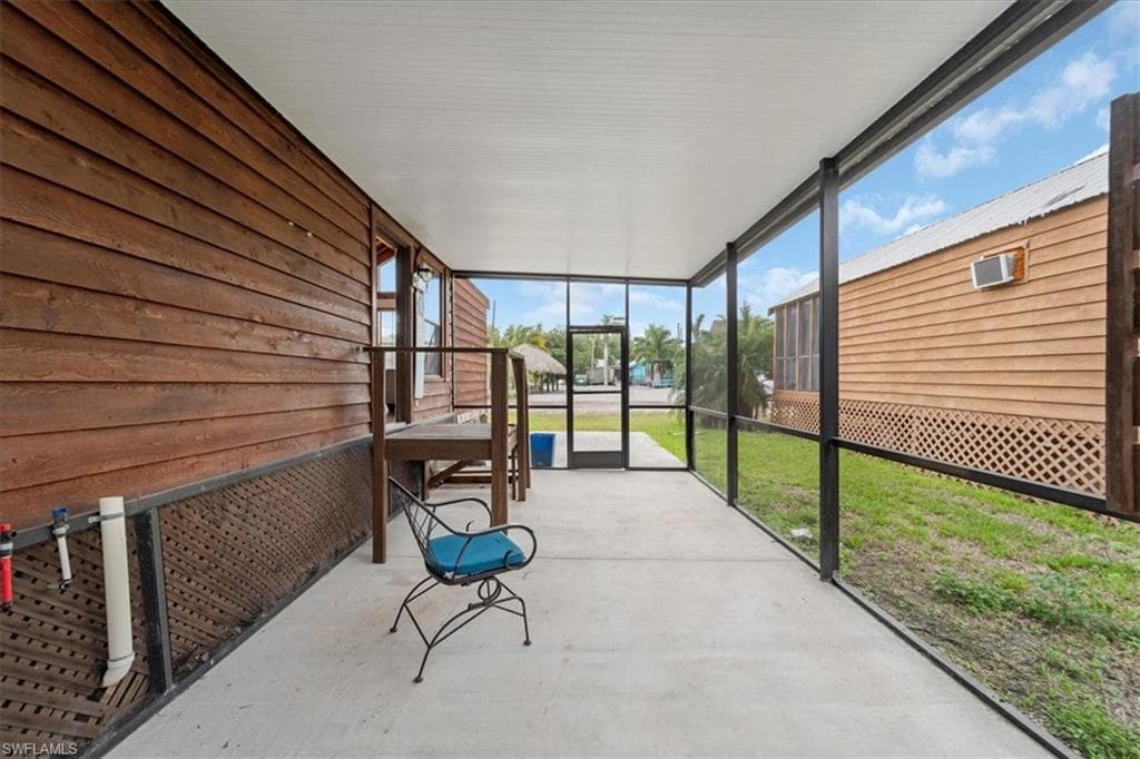 825 Copeland AVE S # 5, EVERGLADES CITY FL 34139-3