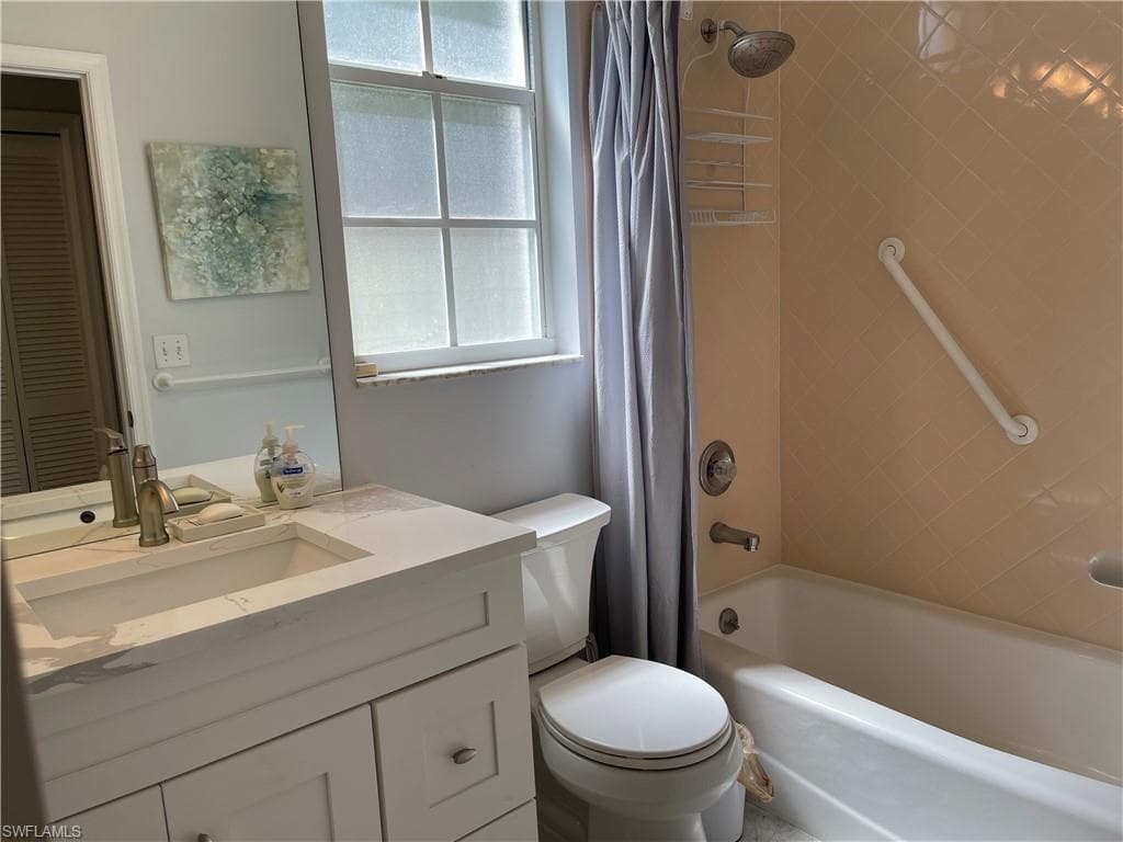 5950 Almaden DR, NAPLES FL 34119-14