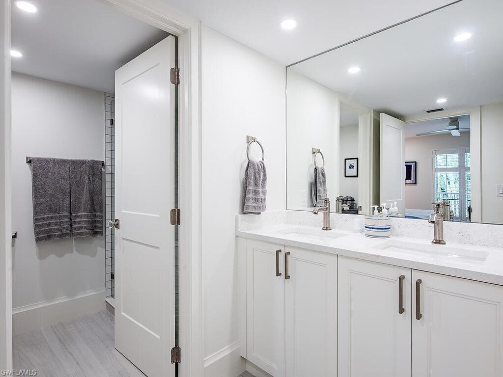 104 Wilderness DR # J239, NAPLES FL 34105-6