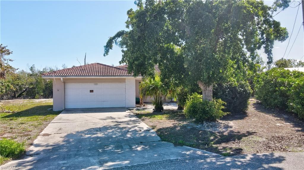 1812 Ibis LN, SANIBEL FL 33957-2