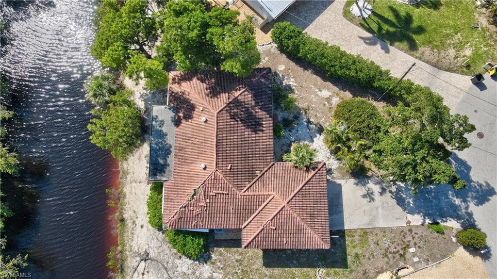 1812 Ibis LN, SANIBEL FL 33957-33