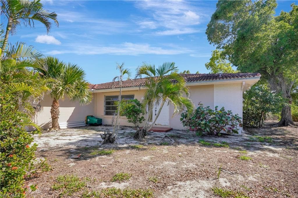1812 Ibis LN, SANIBEL FL 33957-3