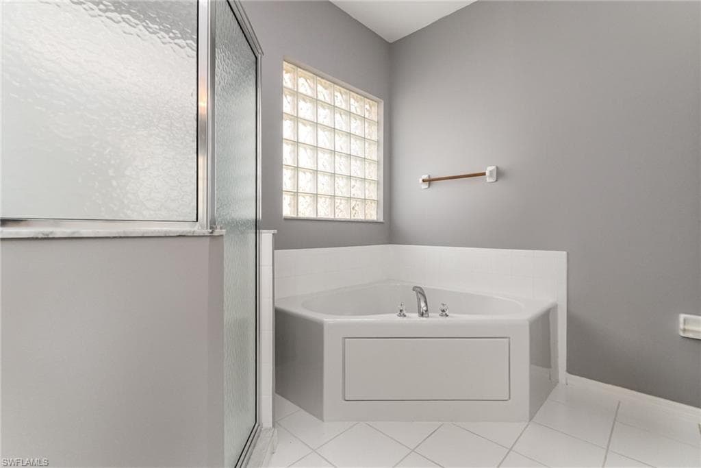 2684 Sunset Lake DR, CAPE CORAL FL 33909-10