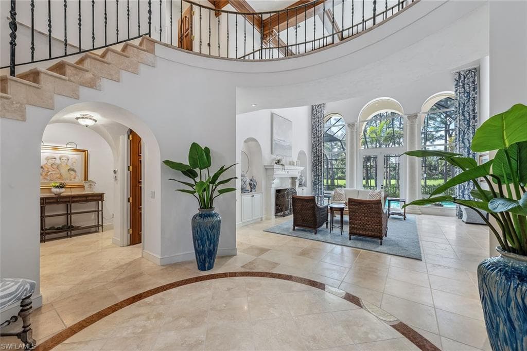 837 Barcarmil WAY, NAPLES FL 34110-3