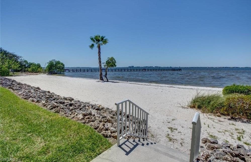 14671 Laguna DR, FORT MYERS FL 33908-46