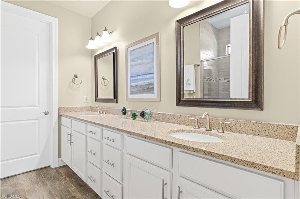 14671 Laguna DR, FORT MYERS FL 33908-25