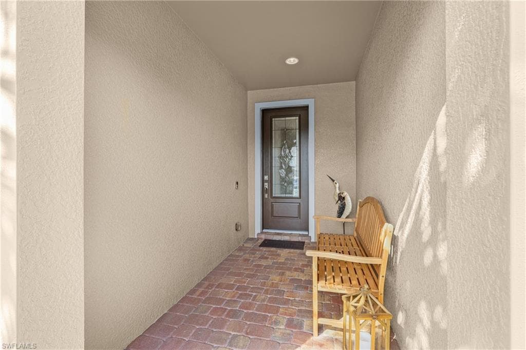 14671 Laguna DR, FORT MYERS FL 33908-35