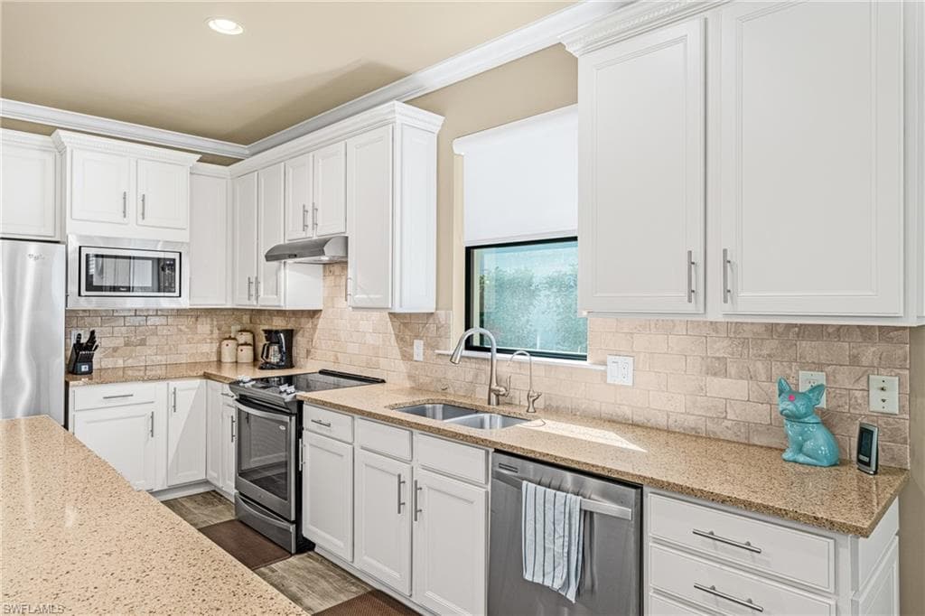 14671 Laguna DR, FORT MYERS FL 33908-10