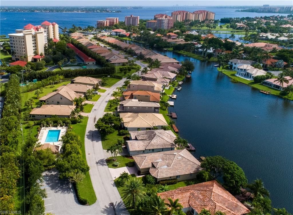 14671 Laguna DR, FORT MYERS FL 33908-38