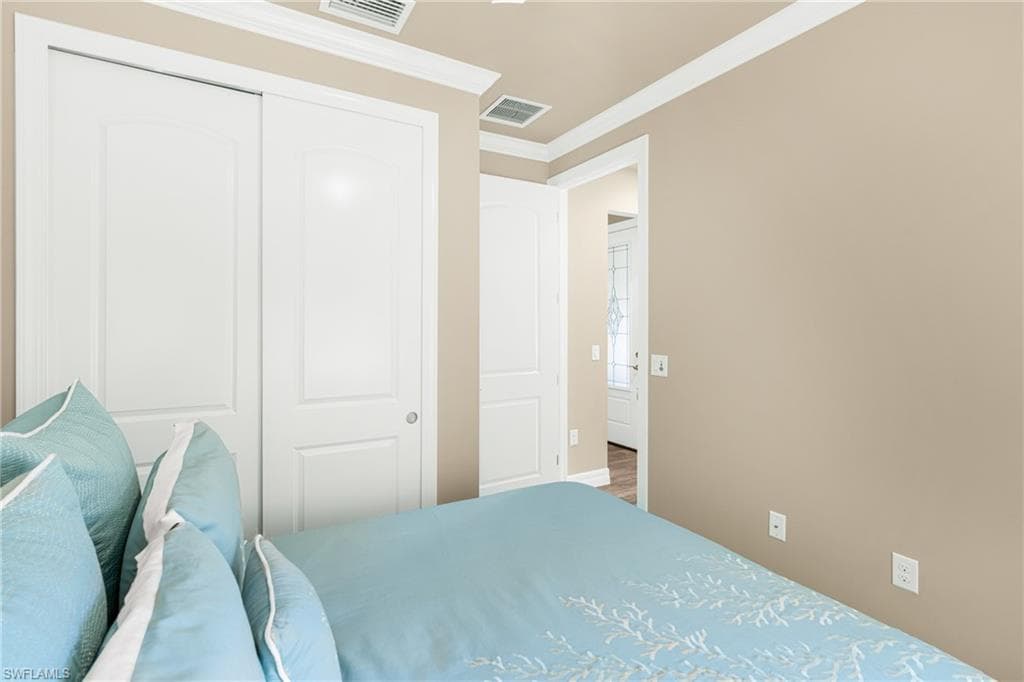 14671 Laguna DR, FORT MYERS FL 33908-28
