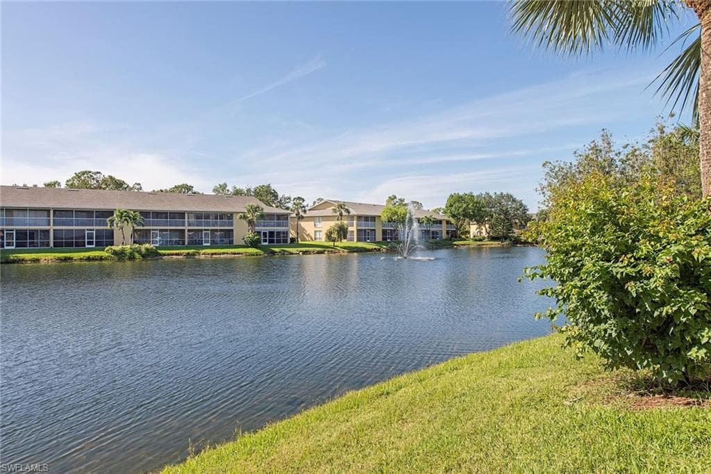 1290 Yesica Ann CIR # 105, NAPLES FL 34110-11