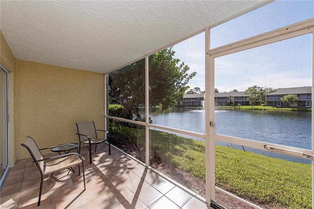 1290 Yesica Ann CIR # 105, NAPLES FL 34110-10