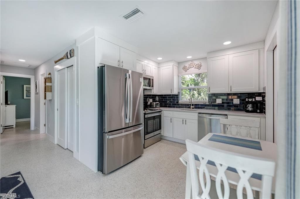 1012/1014 E Gulf DR, SANIBEL FL 33957-11