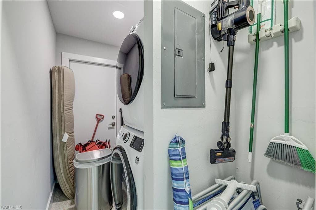 1012/1014 E Gulf DR, SANIBEL FL 33957-21