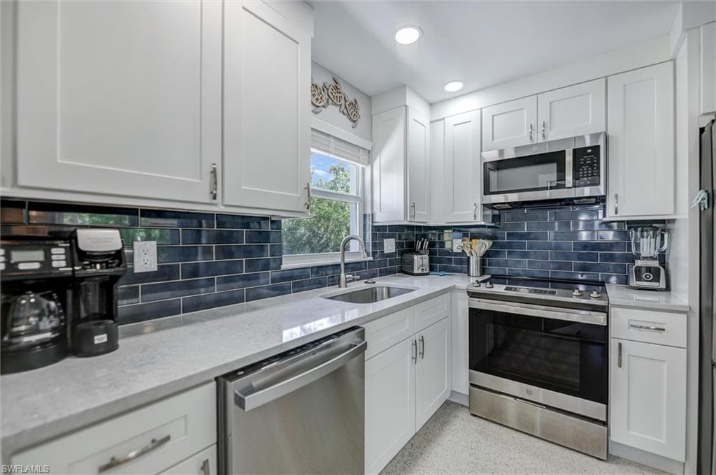 1012/1014 E Gulf DR, SANIBEL FL 33957-8