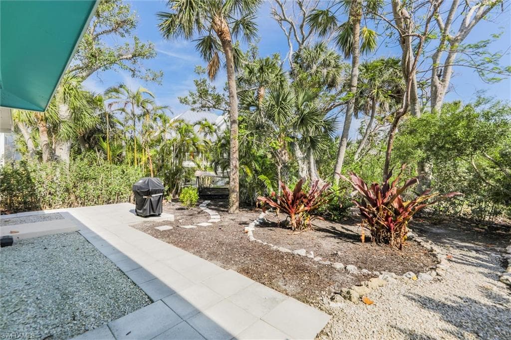 1012/1014 E Gulf DR, SANIBEL FL 33957-23