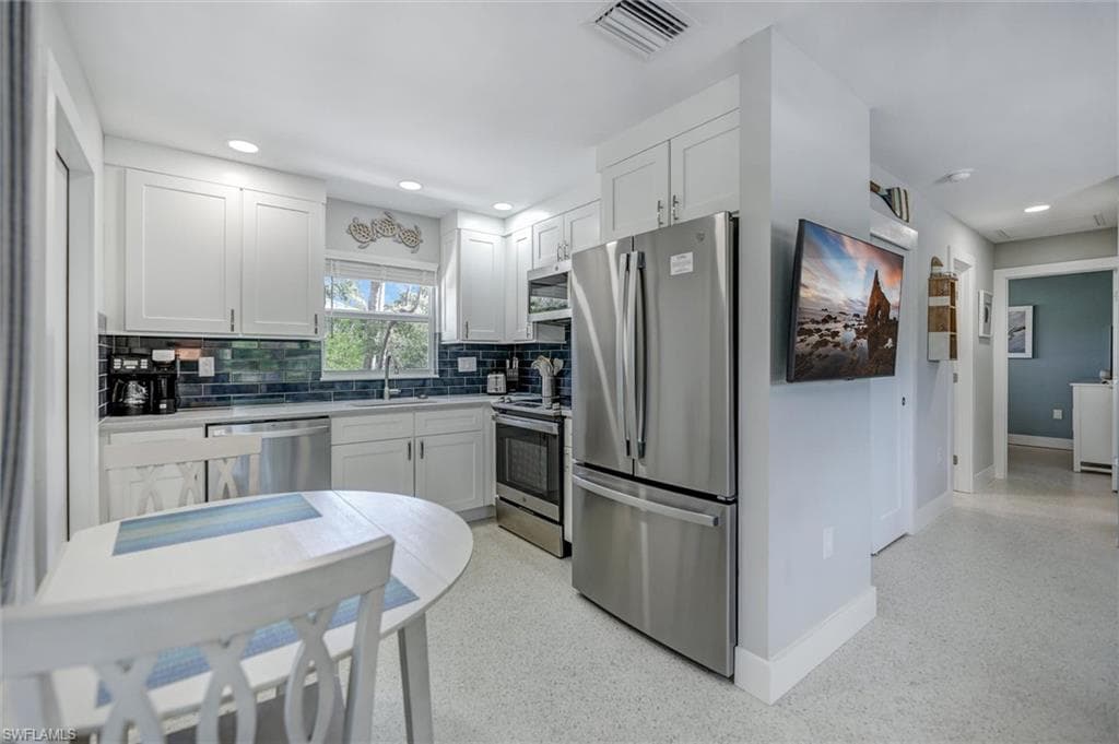 1012/1014 E Gulf DR, SANIBEL FL 33957-7